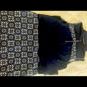 Ladies IZOD golf skort and matching sleeveless top .Navy/ white like new